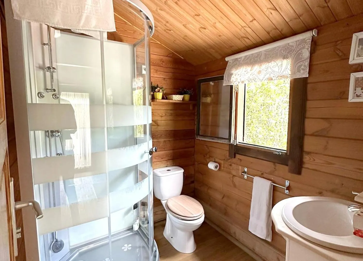 Charming Villa In Setenil De Las Bodegas With Private Pool
