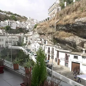 Cuevas De Setenil Setenil De Las Bodegas