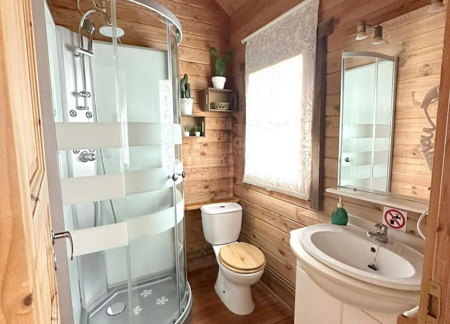 Charming Villa In Setenil De Las Bodegas With Private Pool İspanya